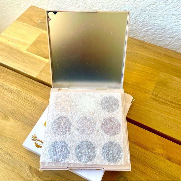 ColourPop Going Coconuts Eye Shadow Palette NEW - Picture 4 of 4